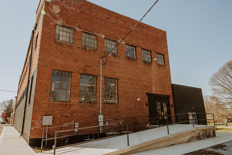 More Photos Of 4 W Main St, Markleville Storefront Retail Residential For Sale