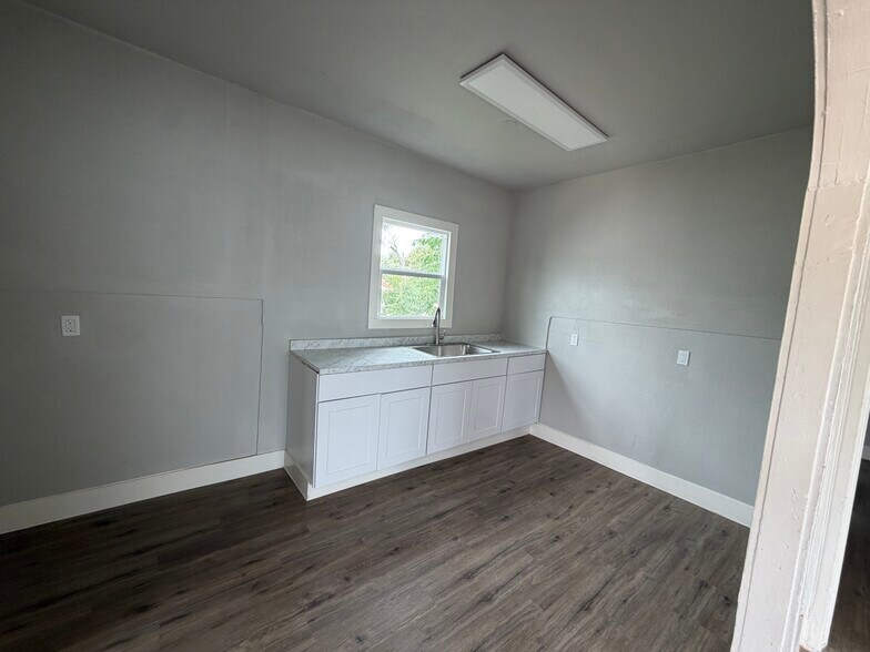 More Photos Of 101 Stanley Ct, San Antonio Multifamily For Sale