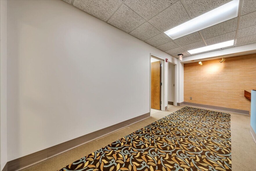 More Photos Of 202-204 S Jefferson St SE, Roanoke Office For Sale