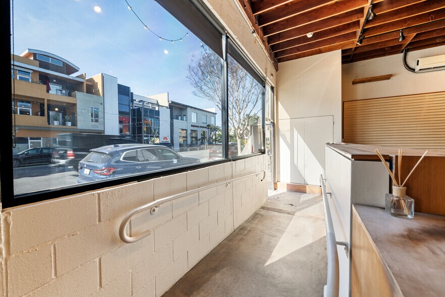 More Photos Of 2215 Main St, Santa Monica Freestanding For Lease