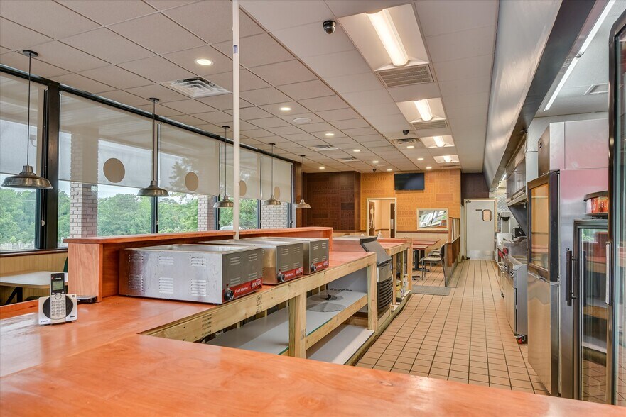More Photos Of 115 Elm St, Lincolnton Restaurant For Lease