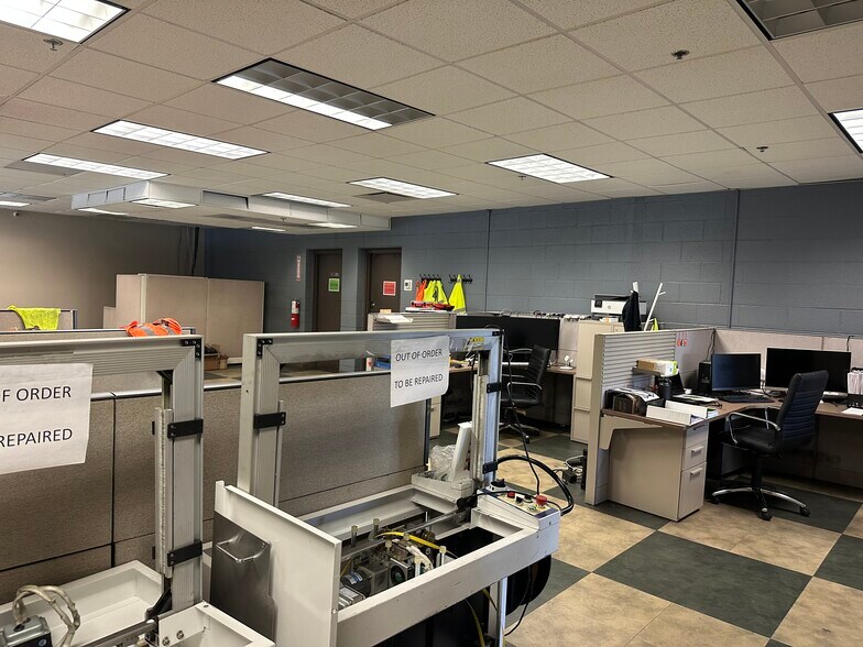 More Photos Of 510 W 172nd St, South Holland Manufacturing For Lease