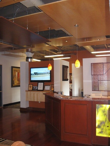 More Photos Of 908 S 8th St, Louisville Loft Creative Space For Lease