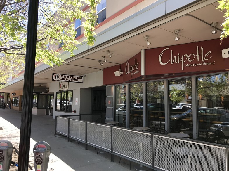 Primary Photo Of 911 Massachusetts St, Lawrence Apartments For Lease