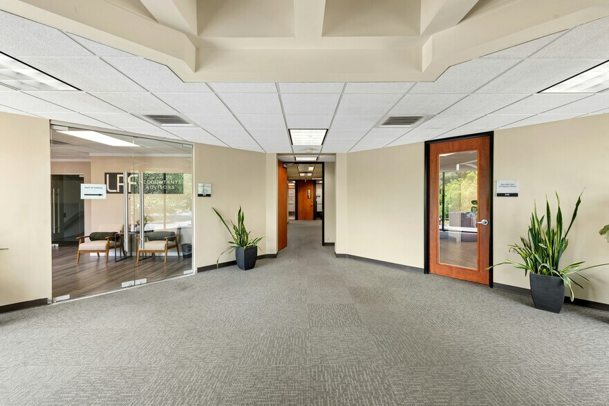 More Photos Of 3200 Steck Ave, Austin Office For Sale