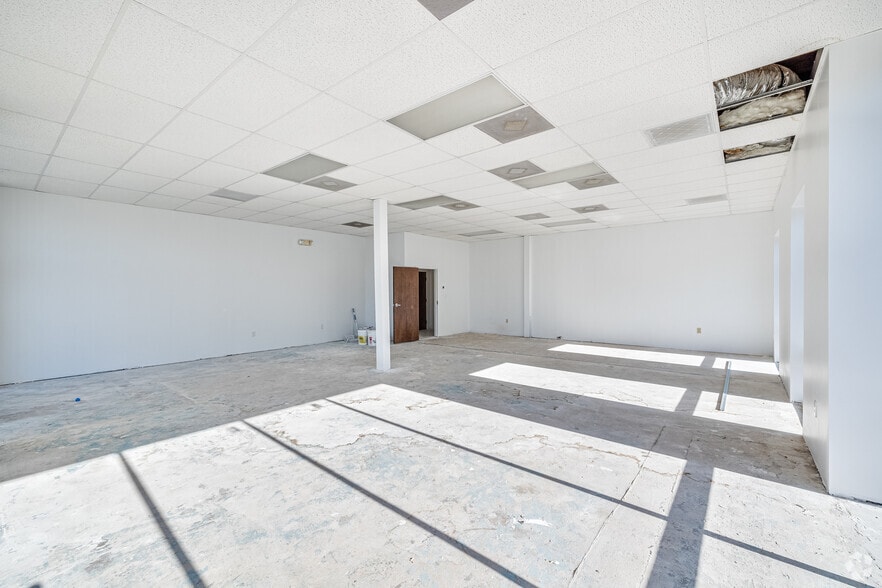 More Photos Of 7035 Philips Hwy, Jacksonville Unknown For Lease