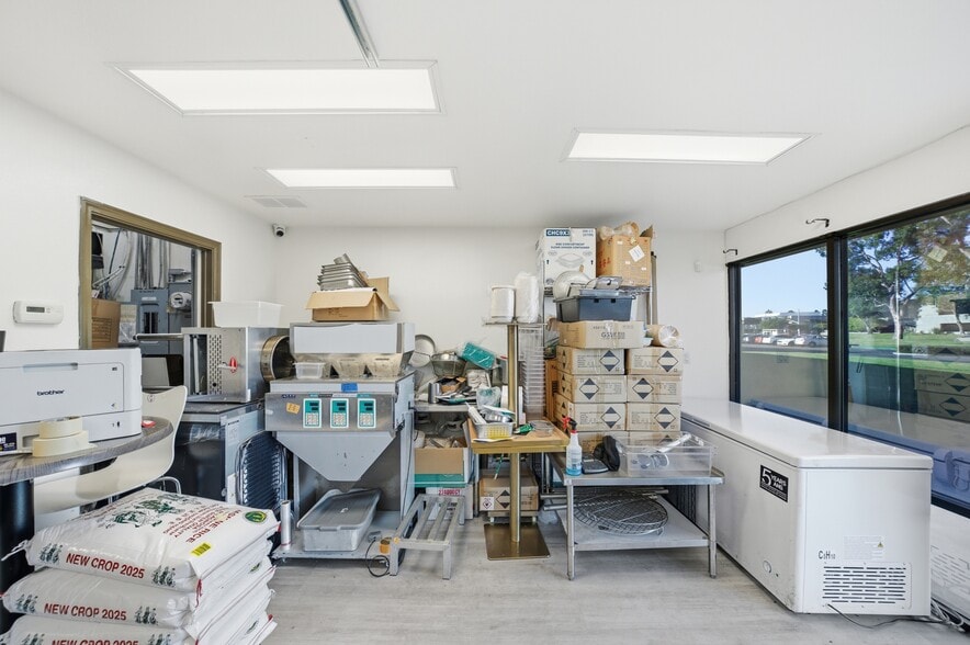 More Photos Of 17961 Sky Park Cir, Irvine Light Manufacturing For Lease