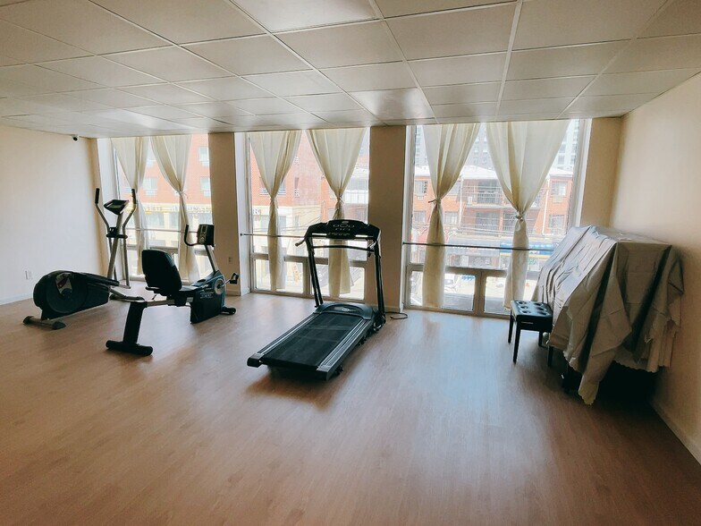 More Photos Of 13332 41st Rd, Flushing Medical For Lease