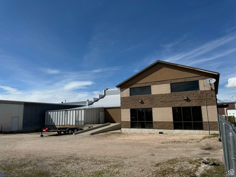 More Photos Of 848 S 2000 W, Syracuse Unknown For Lease