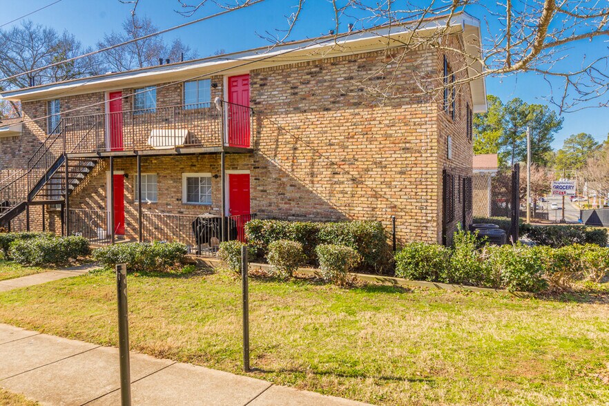 More Photos Of 2060 Alison Ct SW, Atlanta Apartments For Sale