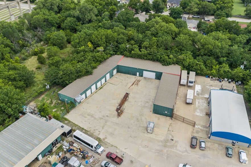 More Photos Of 308 Thomas Pl, Everman Warehouse For Sale
