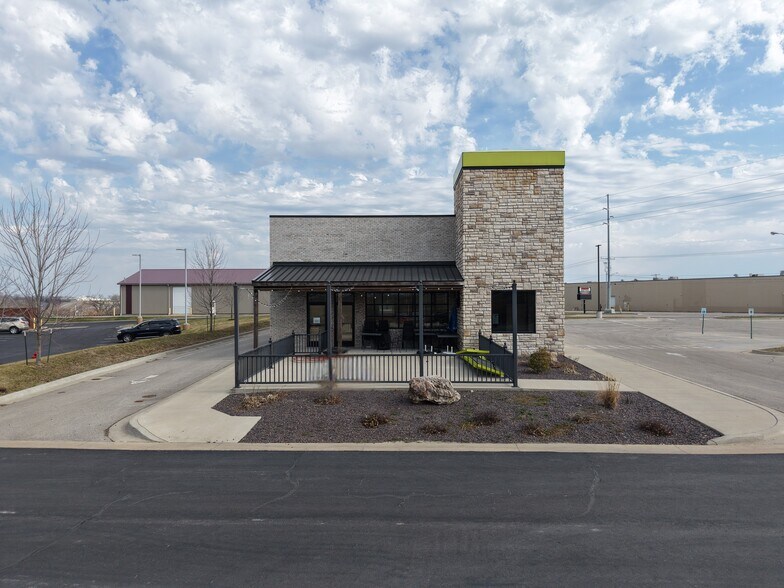 More Photos Of 335 E Russell Ave, Warrensburg Fast Food For Sale