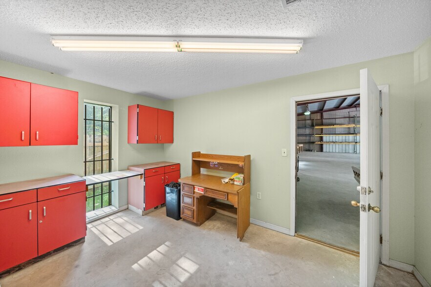 More Photos Of 19962 Lowe Ln, New Caney Manufacturing For Sale