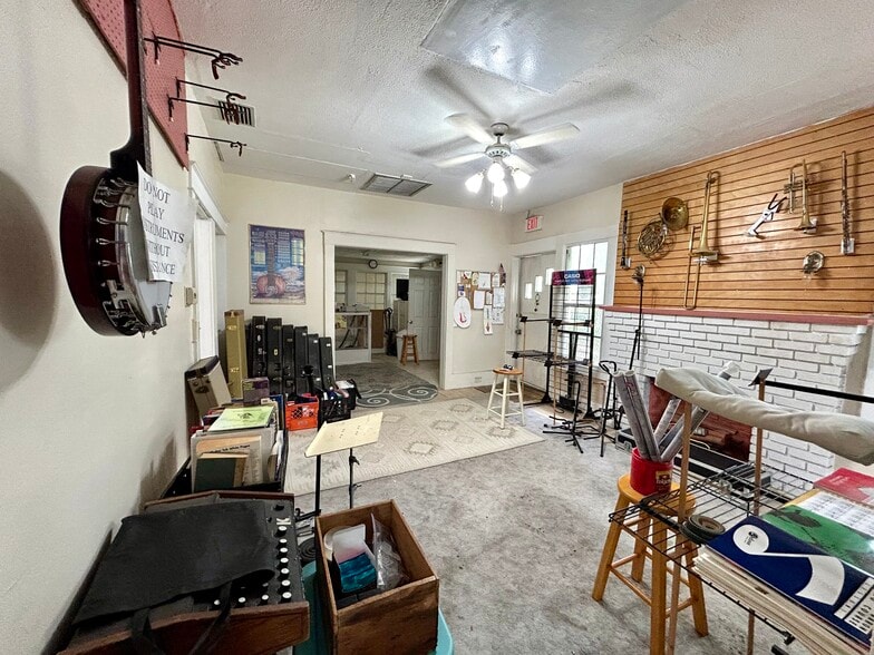 More Photos Of 2710 W Manatee Ave, Bradenton Freestanding For Sale