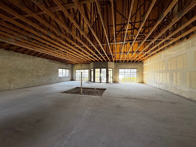 More Photos Of 1725 Heritage Trl, Naples Medical For Lease