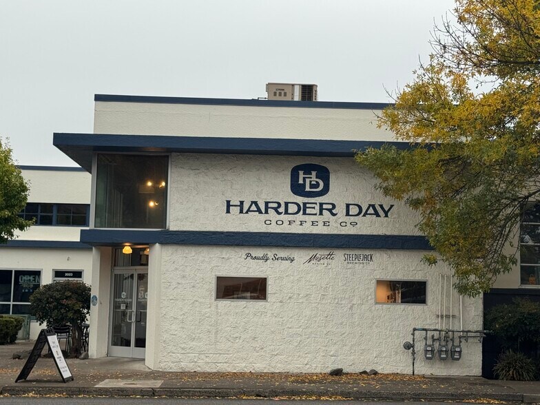 More Photos Of 2021-2033 NE Martin Luther King Jr Blvd, Portland Freestanding For Lease