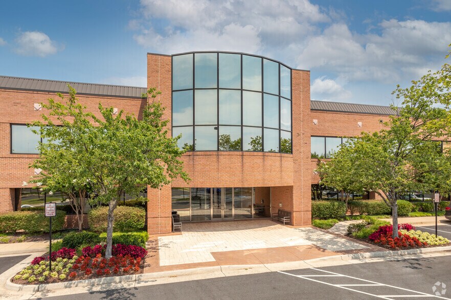 More Photos Of 20098 Ashbrook Pl, Ashburn Office For Lease