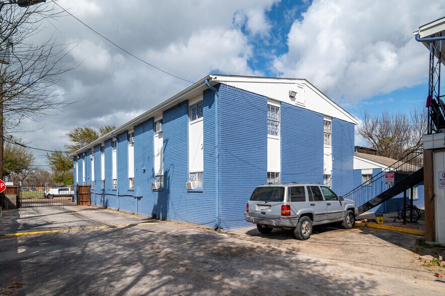 More Photos Of 122 E Crosstimbers St, Houston Apartments For Sale