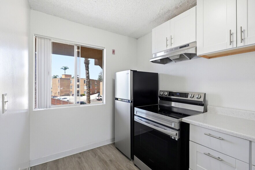 More Photos Of 4881 Rolando Ct, San Diego Apartments For Sale