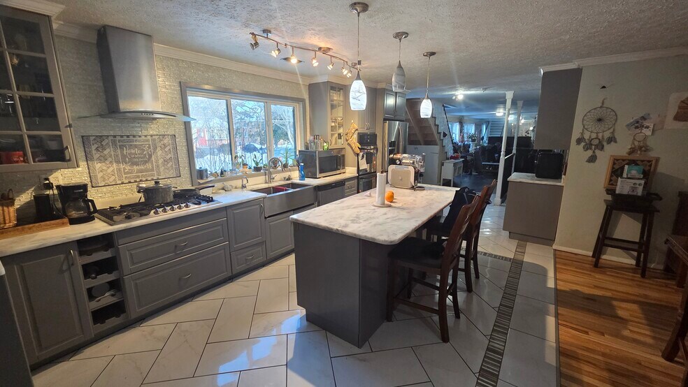 Primary Photo Of 7905 Sarakal Rd, Clinton Specialty For Sale