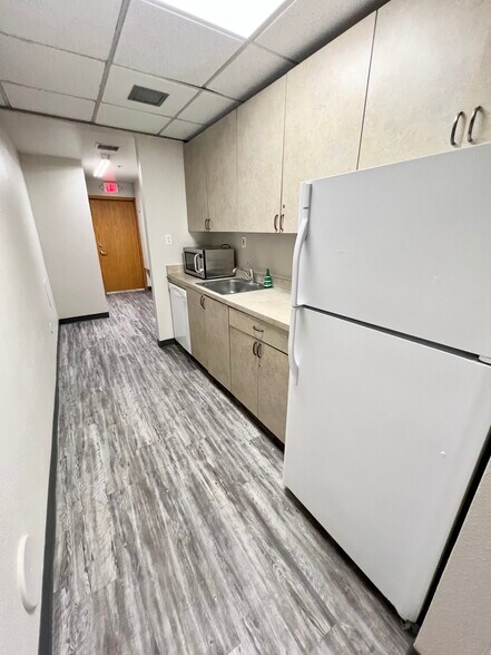 More Photos Of 2525 W Beryl Ave, Phoenix Office For Lease