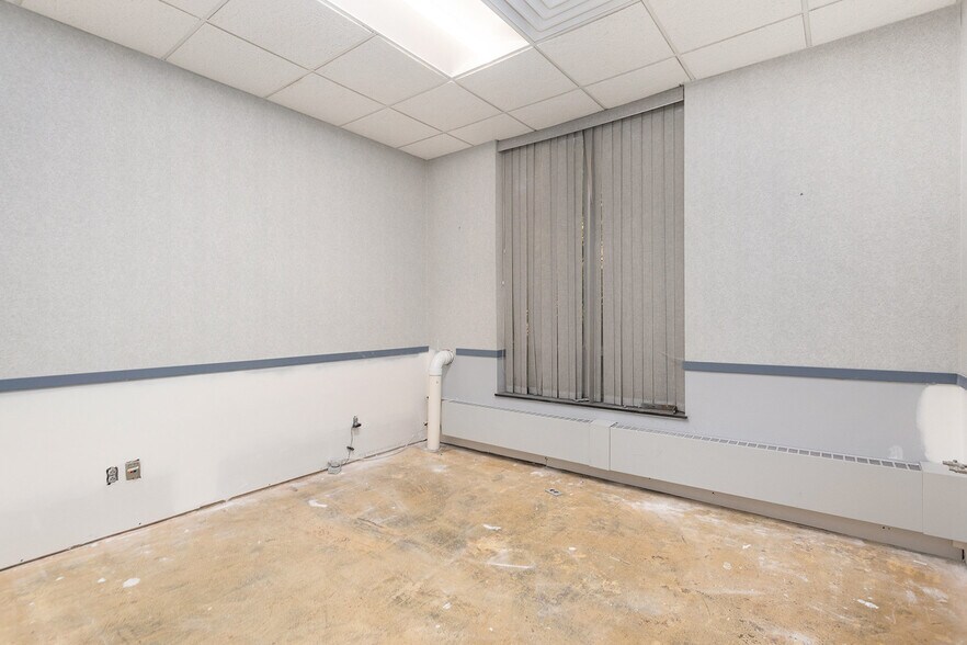 More Photos Of 500 W Crosstown Pky, Kalamazoo Medical For Sale