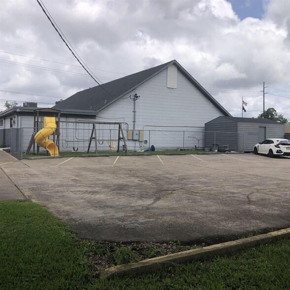 More Photos Of 6200 39th St, Groves Religious Facility For Sale