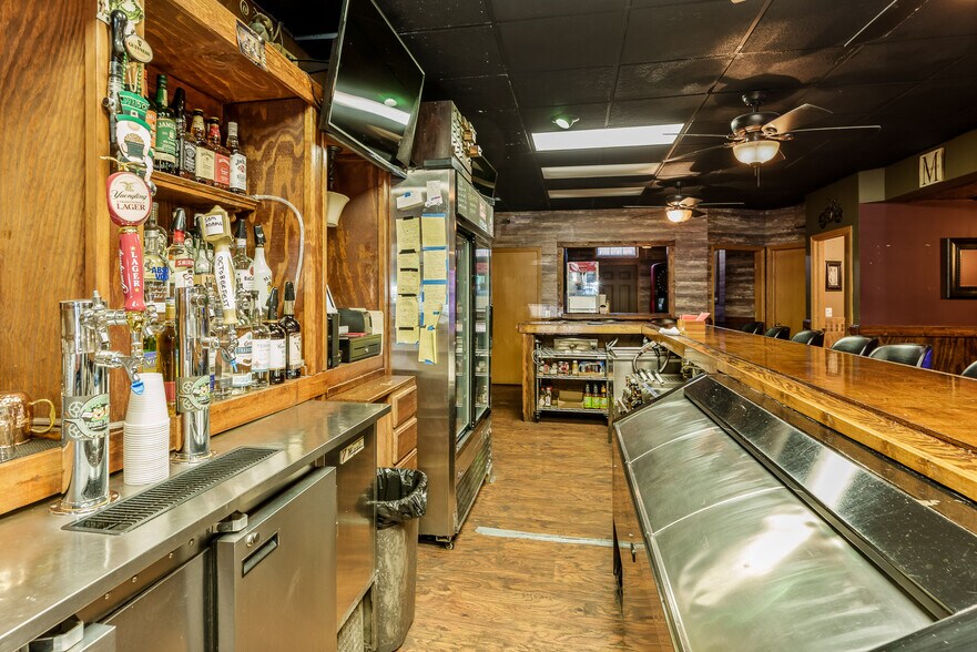 More Photos Of 209 W Main St, Genoa Bar For Sale