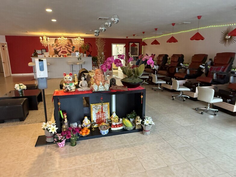 More Photos Of 160 - A Macarthur Blvd, Buzzards Bay Freestanding For Lease