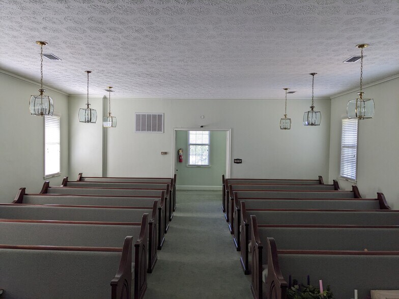 More Photos Of 5474 Worthington Triangle, Lake Park Religious Facility For Sale