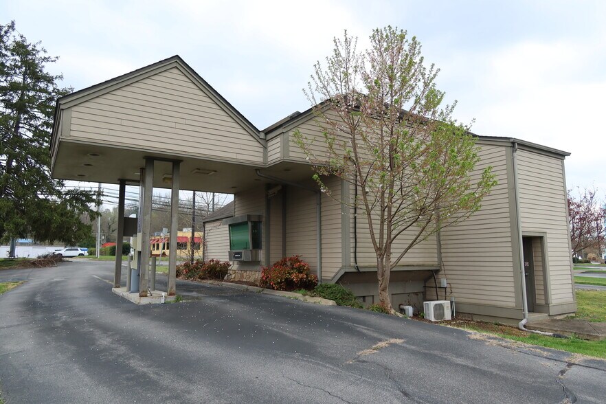 More Photos Of 3269 Highway 126, Blountville Bank For Sale