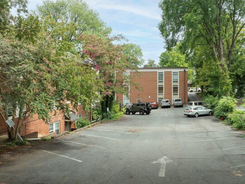 More Photos Of 415 4th St NE, Charlottesville Office Residential For Sale