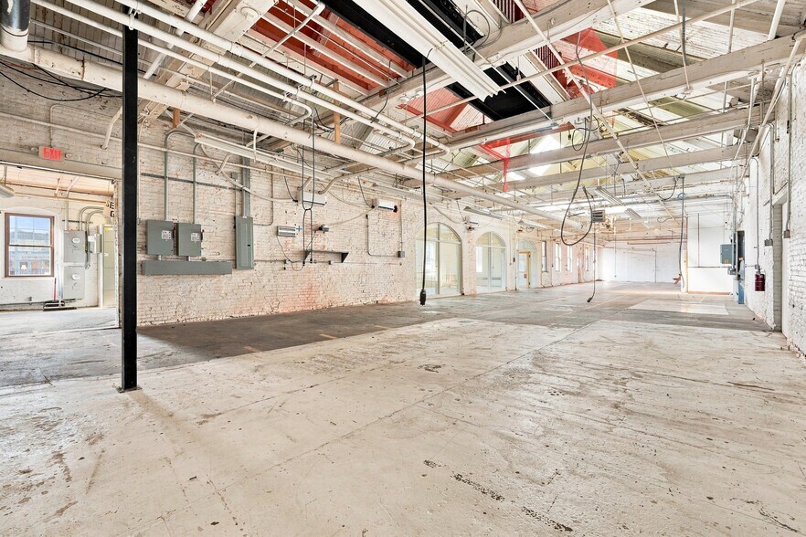 More Photos Of 420 Dwight St, Holyoke Manufacturing For Lease