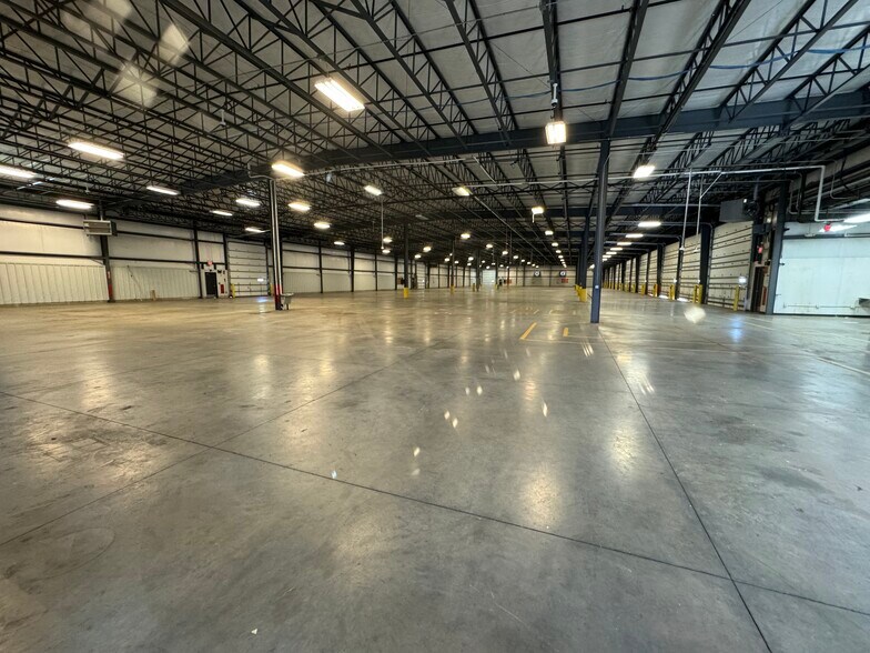 More Photos Of 1744 Evelyn Gandy Pky, Hattiesburg Warehouse For Sale