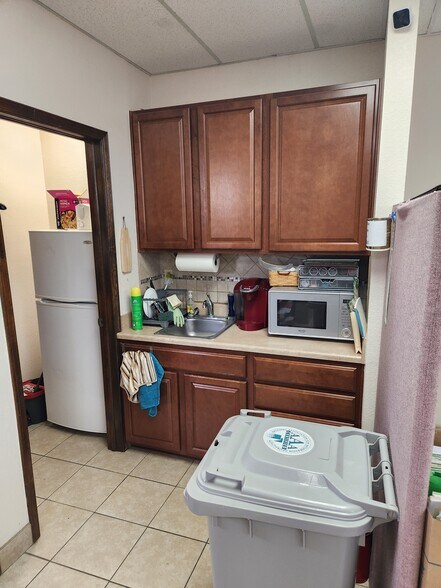 More Photos Of 1000 N Main St, Las Cruces General Retail For Lease