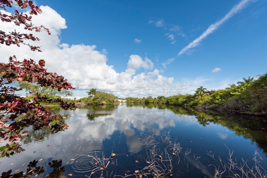 More Photos Of 1920-1934 Stirling Rd, Dania Beach Freestanding For Sale