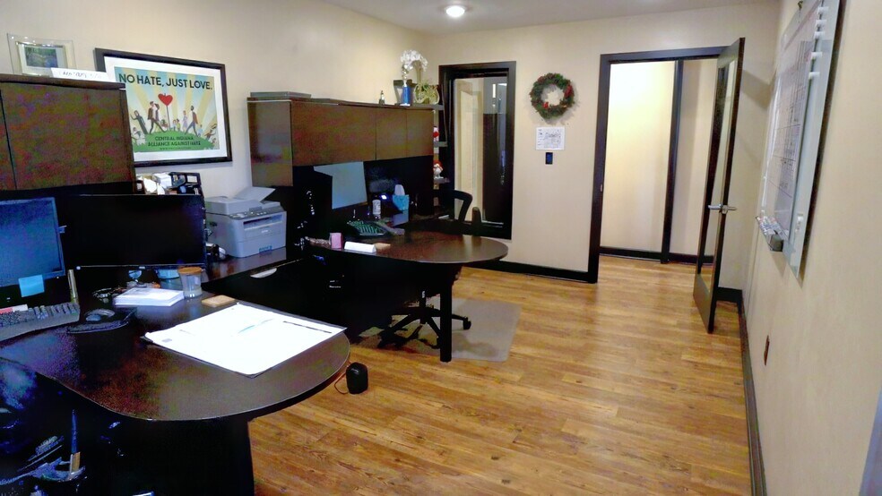 More Photos Of 710 E 64th St, Indianapolis Office For Lease