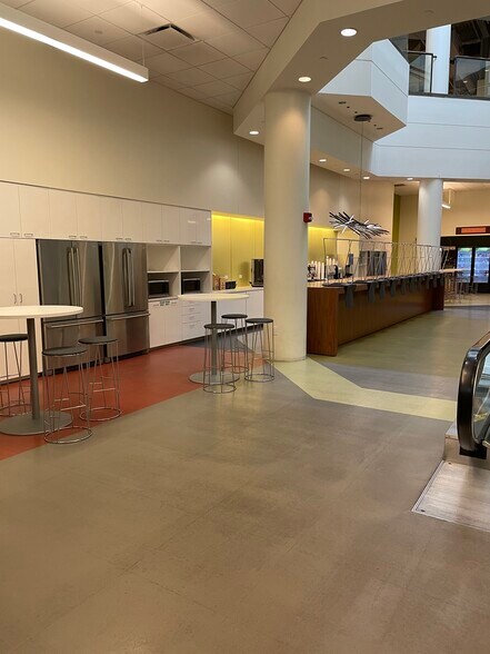 More Photos Of 49 W Maryland St, Indianapolis General Retail For Lease