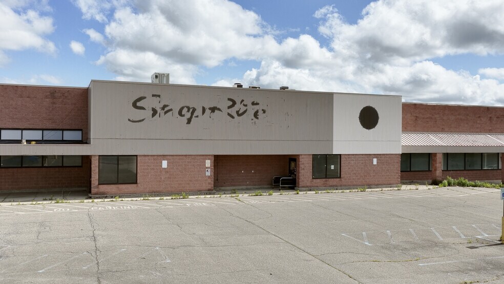 Primary Photo Of 70 Healy Blvd, Hudson Supermarket For Sale