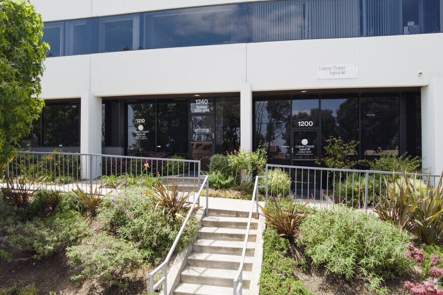 More Photos Of 2900 Orange Ave, Signal Hill Unknown For Lease