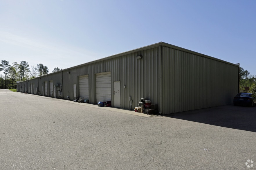 More Photos Of 8431 Garvey Dr, Raleigh Showroom For Lease