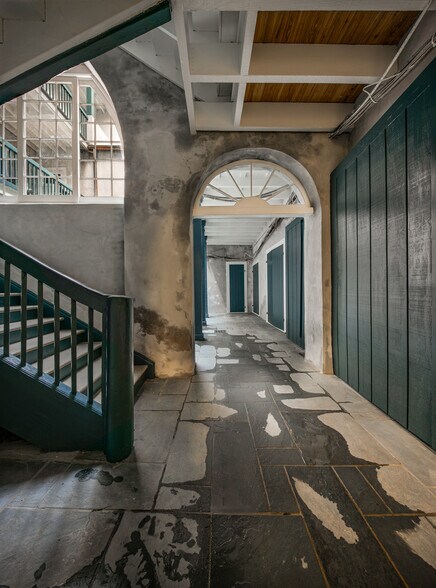 More Photos Of 636 Royal St, New Orleans Storefront For Lease