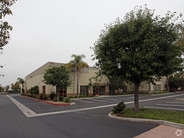 Primary Photo Of 1301 Maulhardt Ave, Oxnard Manufacturing For Lease