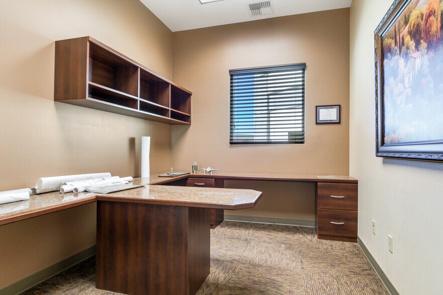 More Photos Of 33494 Oak Glen Rd, Yucaipa Medical For Lease
