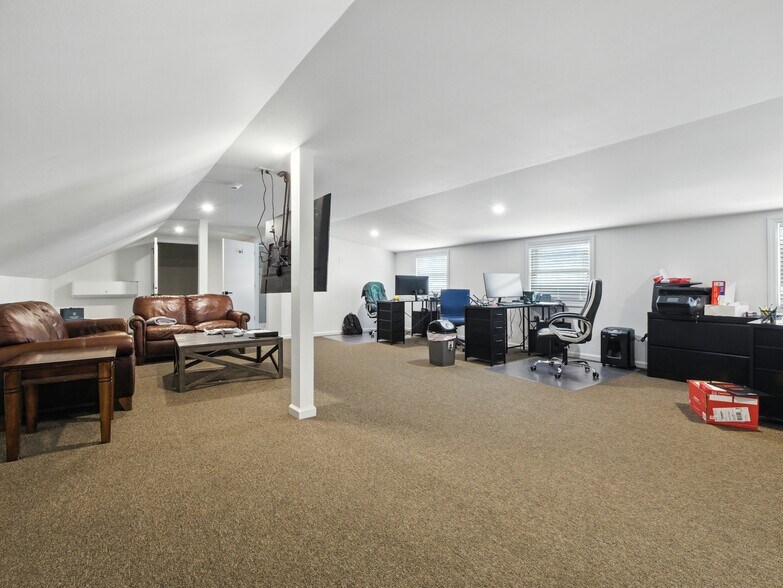 More Photos Of 831 Hamilton St, Somerset Freestanding For Sale