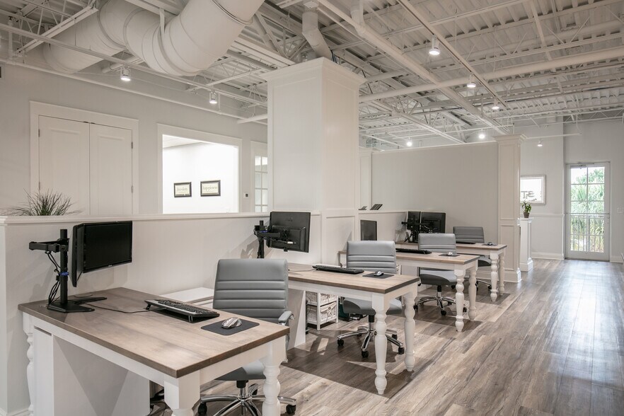 More Photos Of 3983 Destination Dr, Osprey Storefront Retail Office For Sale