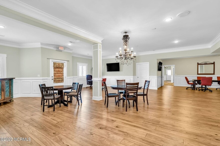 More Photos Of 803 Dawson St, Wilmington Storefront Retail Office For Sale