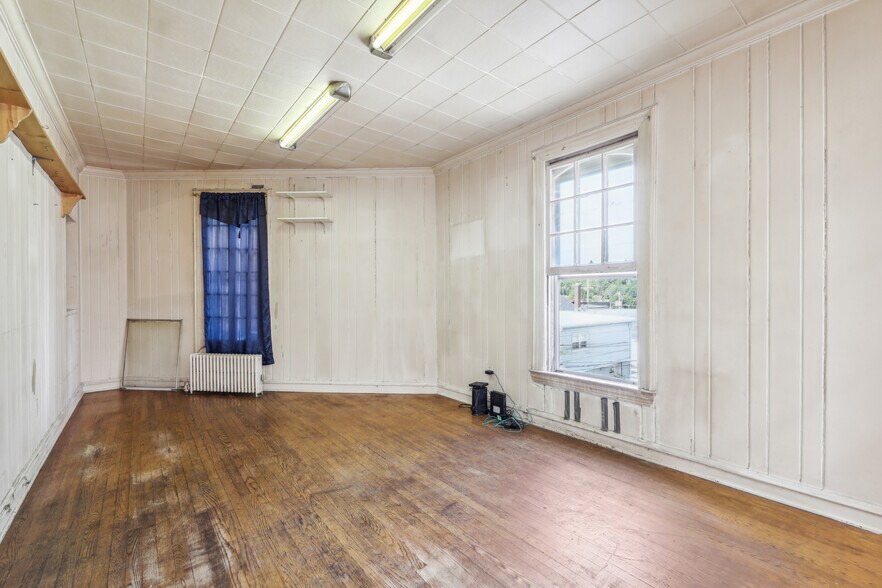 More Photos Of 75 Main St, Sussex Storefront Retail Residential For Sale