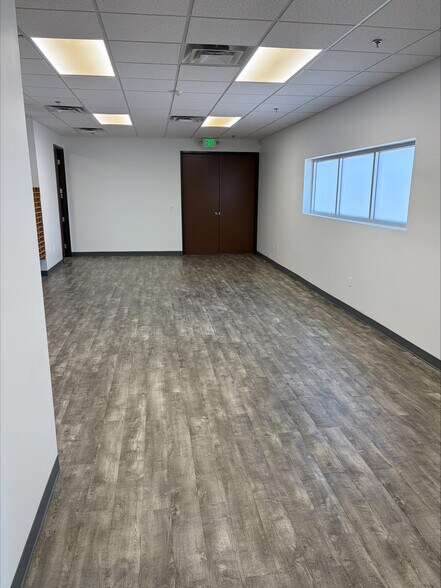 More Photos Of 2082 E Gladwick St, Rancho Dominguez Warehouse For Lease