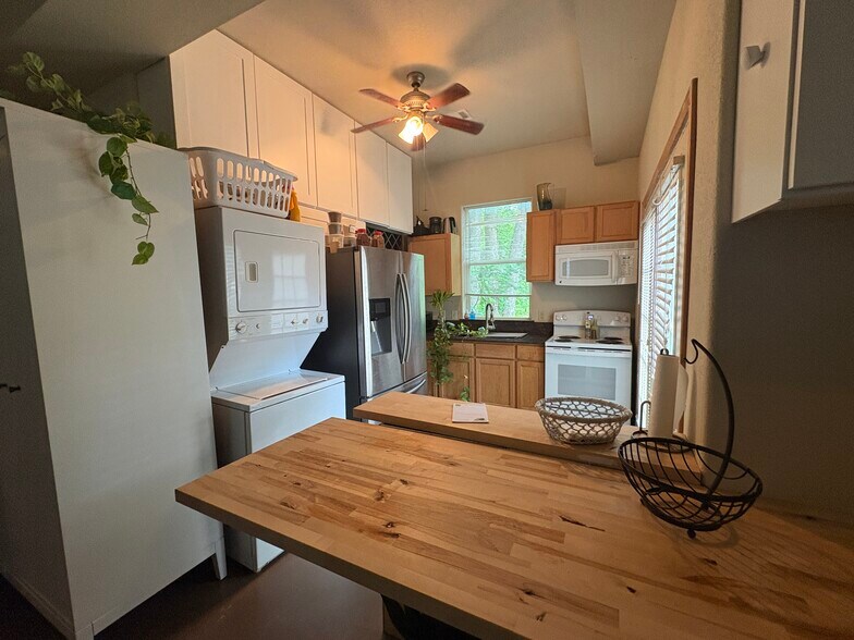 More Photos Of 6529 Asher Rd, Alvarado Specialty For Sale